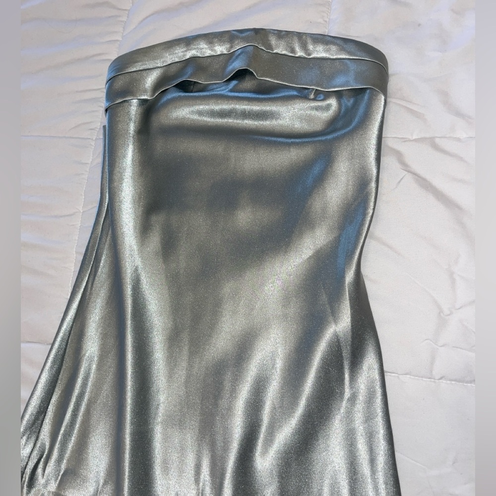 Elegant Silver Strapless Dress - Picture 2 of 7